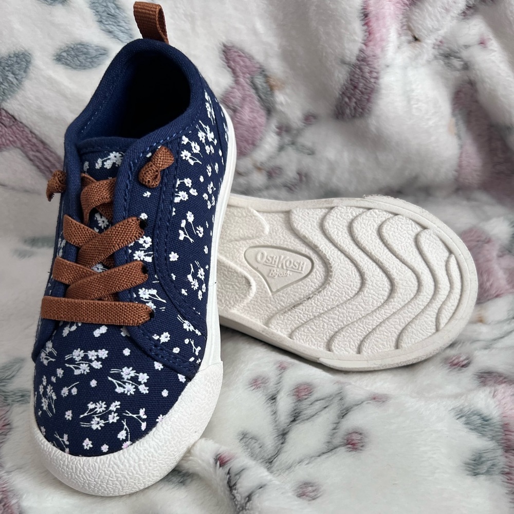 OSH KOSH  toddler sneakers